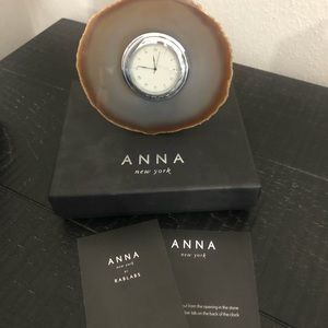Anna New York smoke table clock